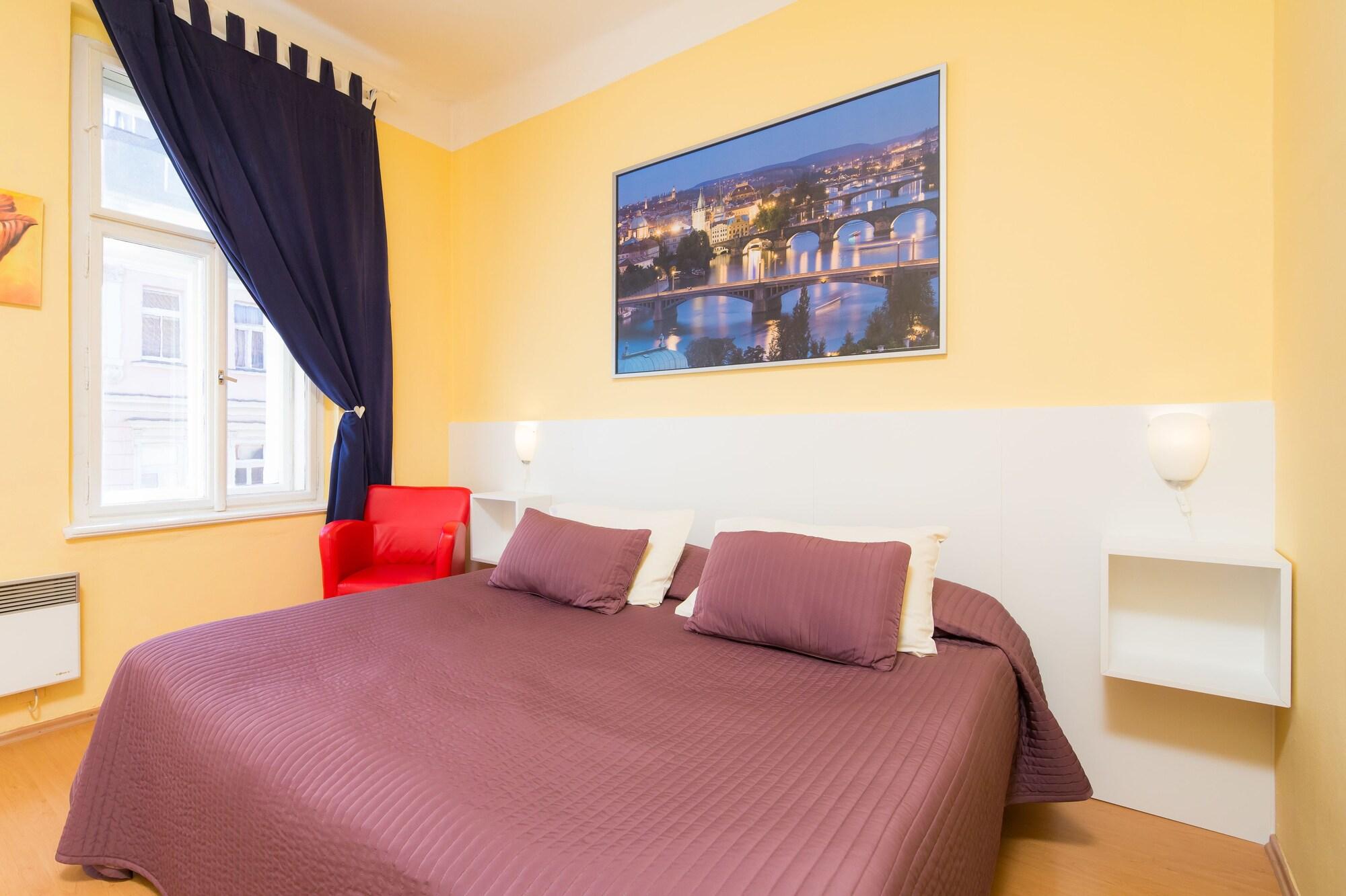 פראג City Lounge Crown Hotel מראה חיצוני תמונה
