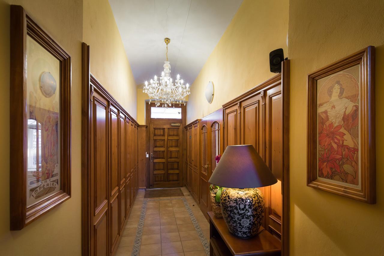 פראג City Lounge Crown Hotel מראה חיצוני תמונה