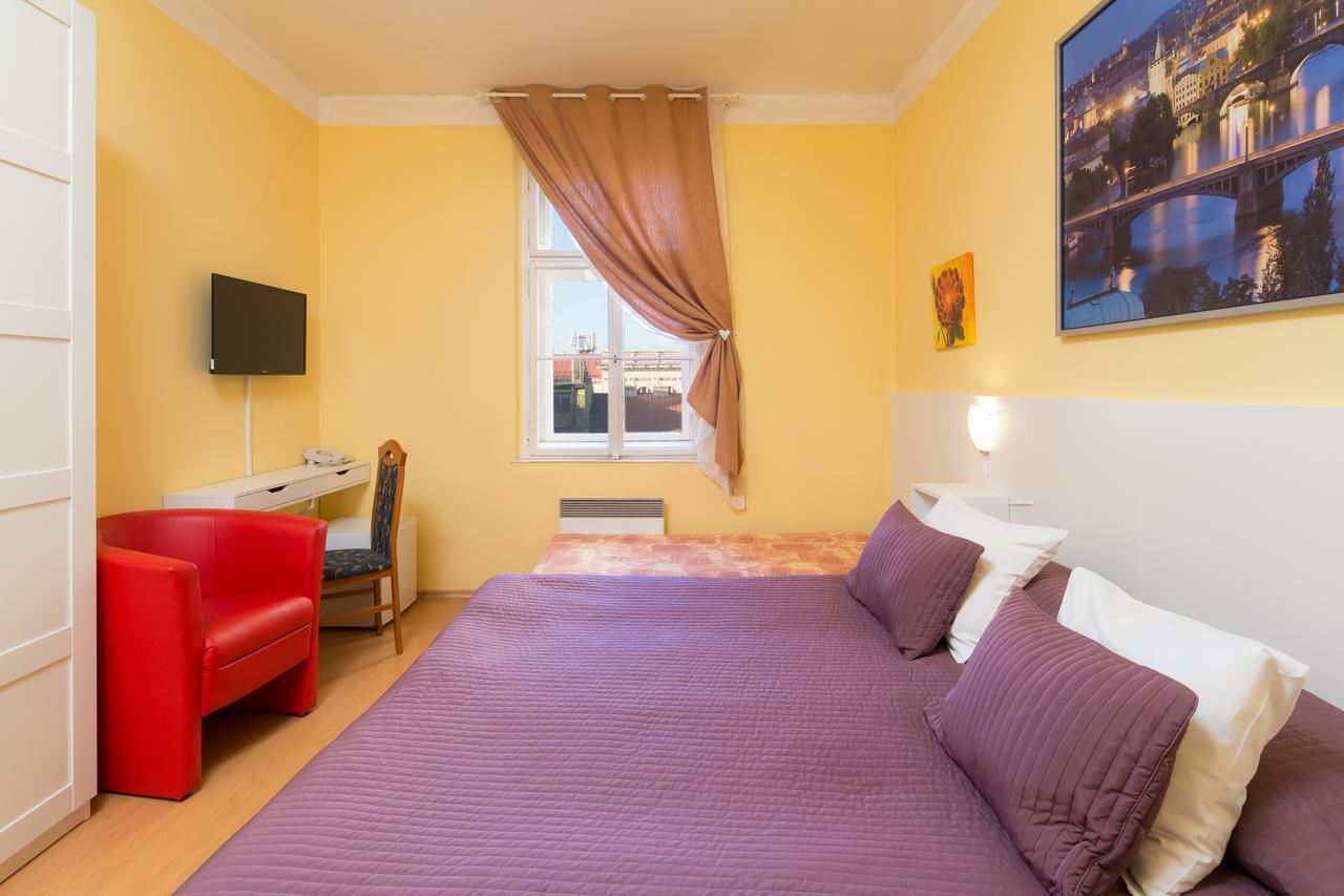 פראג City Lounge Crown Hotel מראה חיצוני תמונה